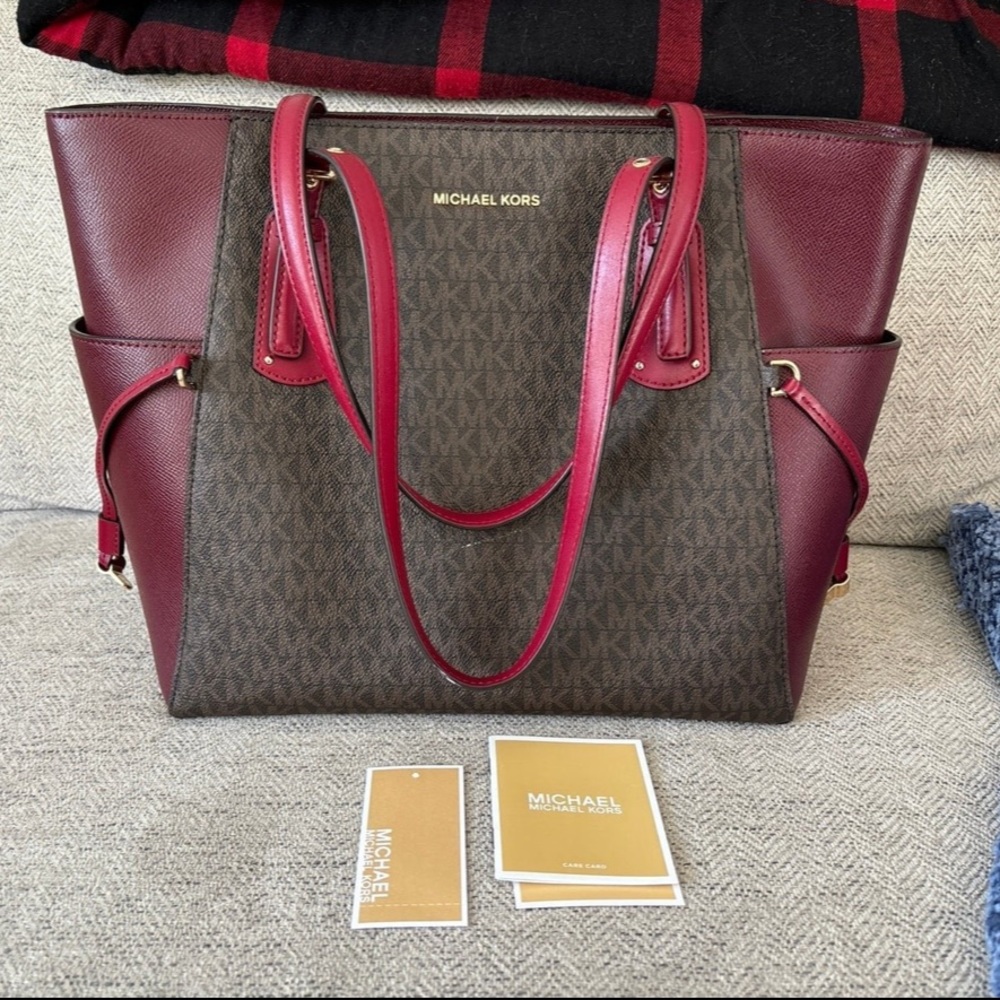 Michael Kors Voyager Tote Purse